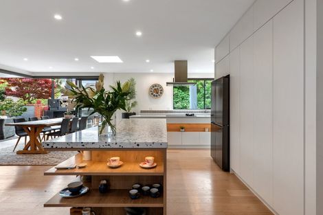 Photo of property in 66 Straven Road, Fendalton, Christchurch, 8014