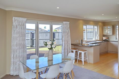 Photo of property in 5 Corsican Grove, Parklands, Christchurch, 8083
