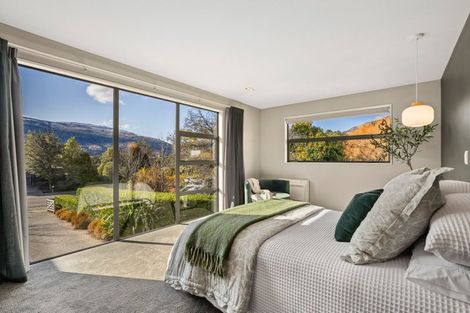 Photo of property in 73 Oregon Drive, Kelvin Heights, Queenstown, 9300
