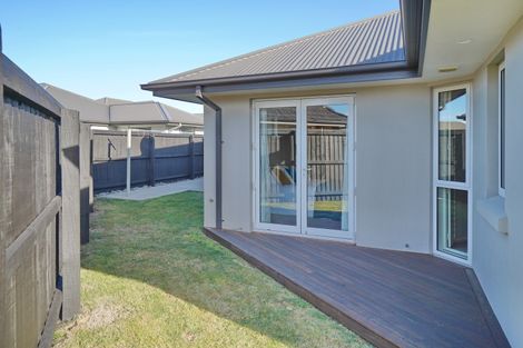 Photo of property in 5 Corsican Grove, Parklands, Christchurch, 8083