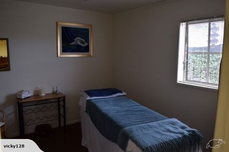 Photo of property in 1/48 East Coast Road, Milford, Auckland, 0620