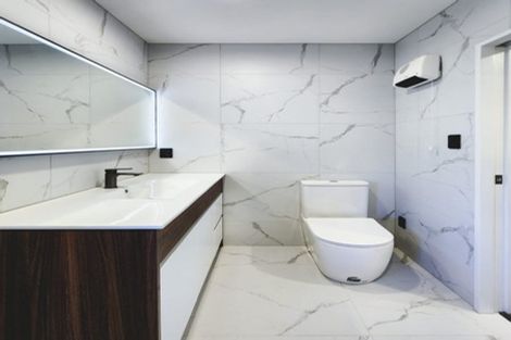 Photo of property in 2 Embling Place, Eastern Beach, Auckland, 2012