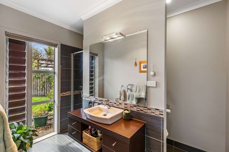 Photo of property in 10 Millbrook Drive, Waiuku, 2683