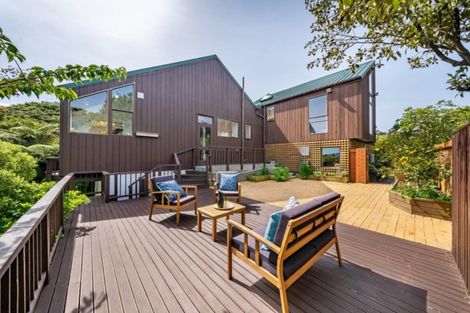 Photo of property in 38 Stanhope Grove, Korokoro, Lower Hutt, 5012