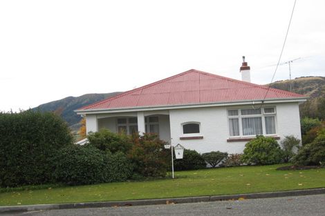 Photo of property in 6 Durham Street, Tapanui, 9522