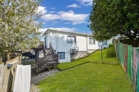 Photo of property in 1/6 Eulogy Place, Randwick Park, Auckland, 2105