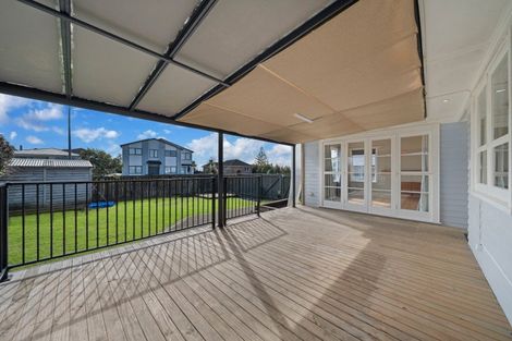 Photo of property in 9 Andrew Road, Howick, Auckland, 2010