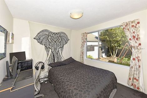 Photo of property in 7 Hannah Place, Redwood, Christchurch, 8051