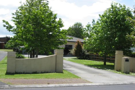 Photo of property in 75 Sunny Crescent, Huapai, Kumeu, 0810