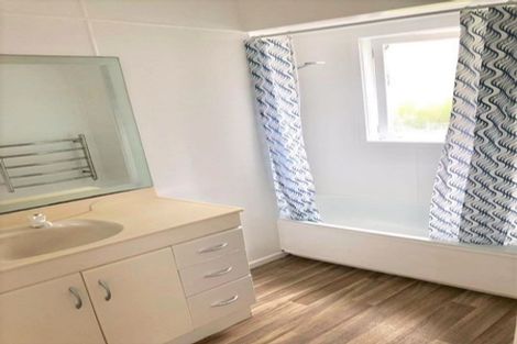 Photo of property in 2 Zion Road, Birkenhead, Auckland, 0626