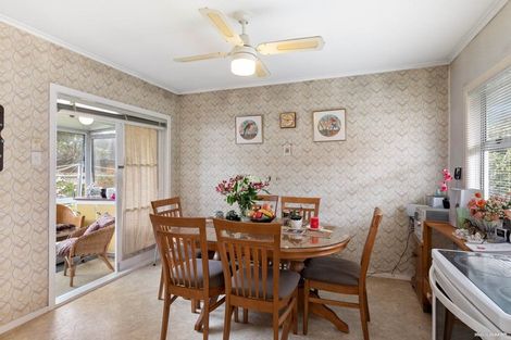 Photo of property in 12 Taikata Road, Te Atatu Peninsula, Auckland, 0610