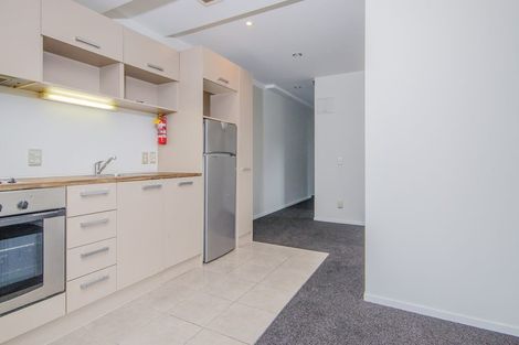Photo of property in Hobson Heights Apartments, 4h/208 Hobson Street, Auckland Central, Auckland, 1010