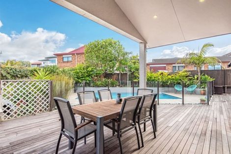 Photo of property in 21 Deanna Drive, West Harbour, Auckland, 0618