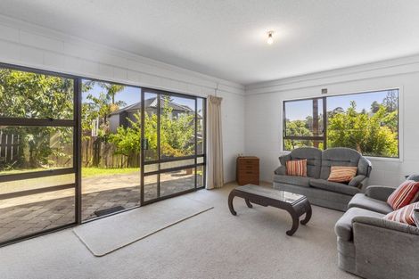 Photo of property in 16 Clipper Place, Shelly Park, Auckland, 2014