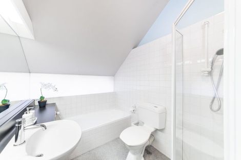 Photo of property in 4/17 Swanleigh Place, Ilam, Christchurch, 8041