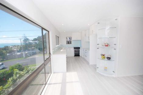 Photo of property in 1/99 Kowhai Road, Mairangi Bay, Auckland, 0630