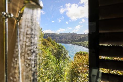 Photo of property in 24 Whakamoenga Point, Acacia Bay, Taupo, 3385