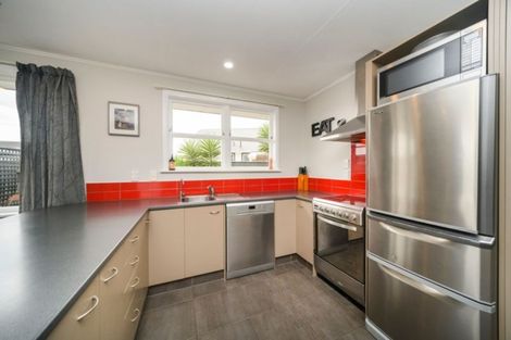 Photo of property in 53 Sutherland Crescent, Westbrook, Palmerston North, 4412