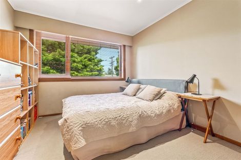 Photo of property in 60 Royal View Road, Te Atatu South, Auckland, 0610