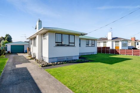 Photo of property in 44 Reid Avenue, Hawera, 4610