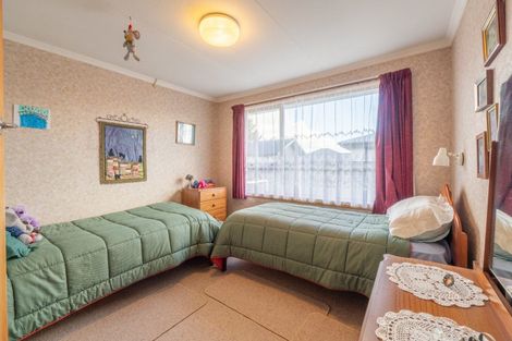 Photo of property in 19 Holloway Street, Waikiwi, Invercargill, 9810