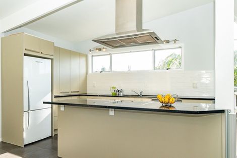 Photo of property in 3a Pah Road, Cockle Bay, Auckland, 2014