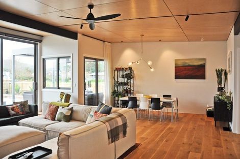 Photo of property in 52 Sandpiper Avenue, Point Wells, 0986