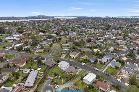 Photo of property in 17 Larne Avenue, Pakuranga Heights, Auckland, 2010