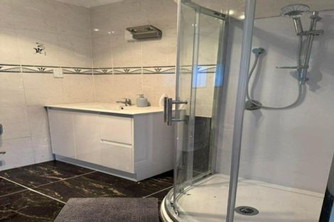 Photo of property in 2/224 Massey Road, Mangere East, Auckland, 2024