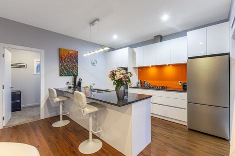 Photo of property in 5 Seascape View, Paremata, Porirua, 5024