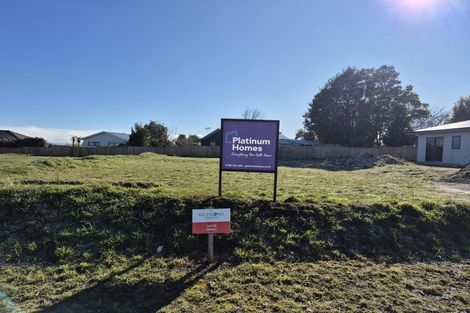 Photo of property in 19 Saddleback Drive, Richmond Heights, 3330