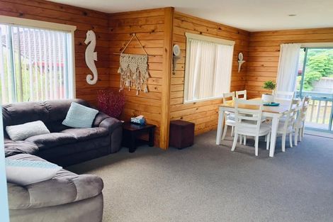 Photo of property in 1/12 Ballini Rise, West Harbour, Auckland, 0618