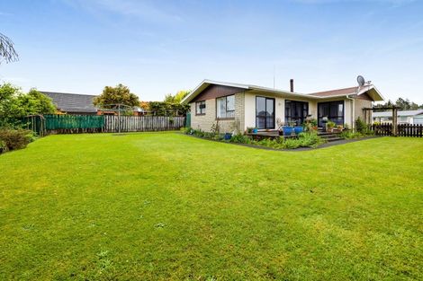Photo of property in 6 Kamahi Place, Inglewood, 4330