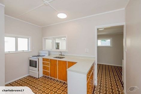 Photo of property in 10 Mahoe Street, Otaki Beach, Otaki, 5512