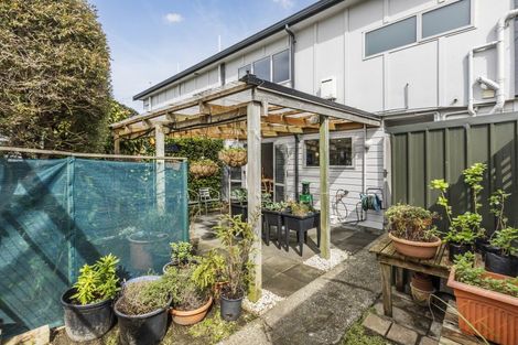 Photo of property in 2/4 Ellesmere Avenue, Miramar, Wellington, 6022