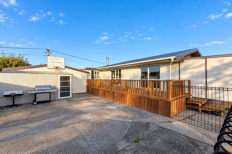 Photo of property in 17 Mortlake Street, Islington, Christchurch, 8042