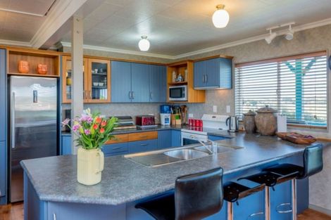 Photo of property in 9 Sylvia Way, Te Horo Beach, Otaki, 5581