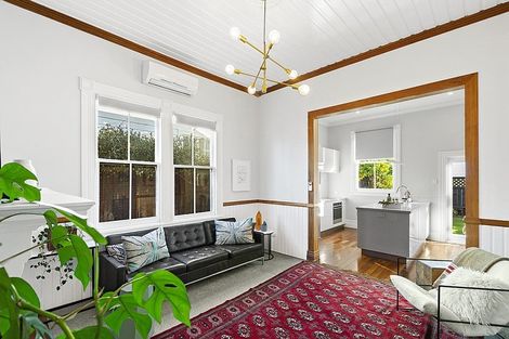 Photo of property in 8 Morley Street, New Plymouth, 4310