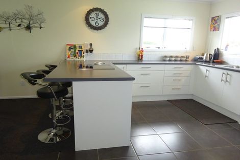 Photo of property in 16 Johnston Street, Foxton, 4814