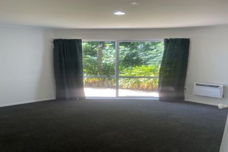 Photo of property in 5 Erskine Close, Island Bay, Wellington, 6023