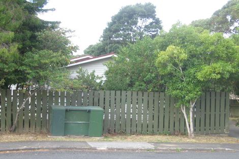 Photo of property in 5 Totaravale Drive, Totara Vale, Auckland, 0629