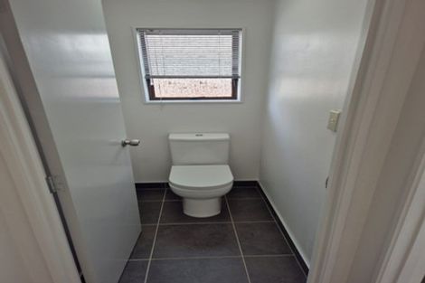 Photo of property in 2/26a Eastern Road, Eastern Beach, Auckland, 2012