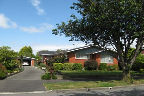 Photo of property in 9 Camberwell Place, Avonhead, Christchurch, 8042