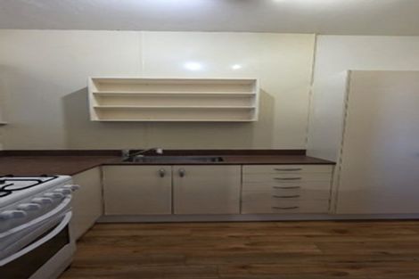 Photo of property in Devonport Apartments, 31/127 Saint Aubyn Street, New Plymouth, 4310