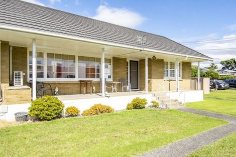 Photo of property in 1/500 Devonport Road, Tauranga South, Tauranga, 3112