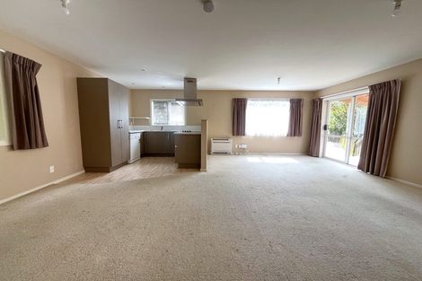 Photo of property in 64a Salford Street, Newlands, Wellington, 6037