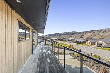 Photo of property in 57 Stratford Drive, Mount Pisa, Cromwell, 9383