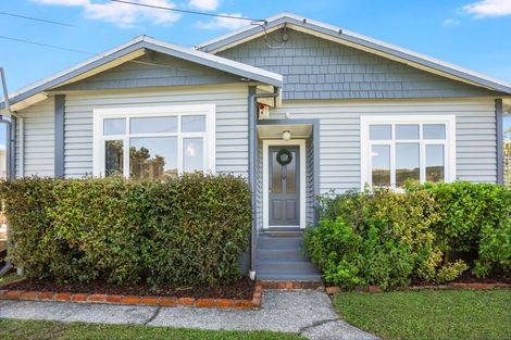 Photo of property in 32 Handyside Street, Tawa, Wellington, 5028