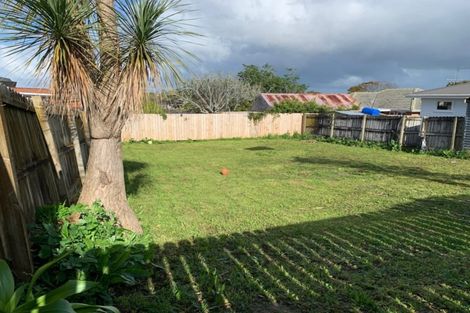 Photo of property in 2 Richard Road, Mangere, Auckland, 2022