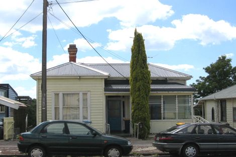 Photo of property in 96 Calliope Road, Stanley Point, Auckland, 0624